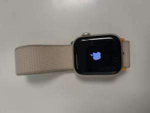 CS969/2024 APPLE WATCH WITH WHITE STRAP